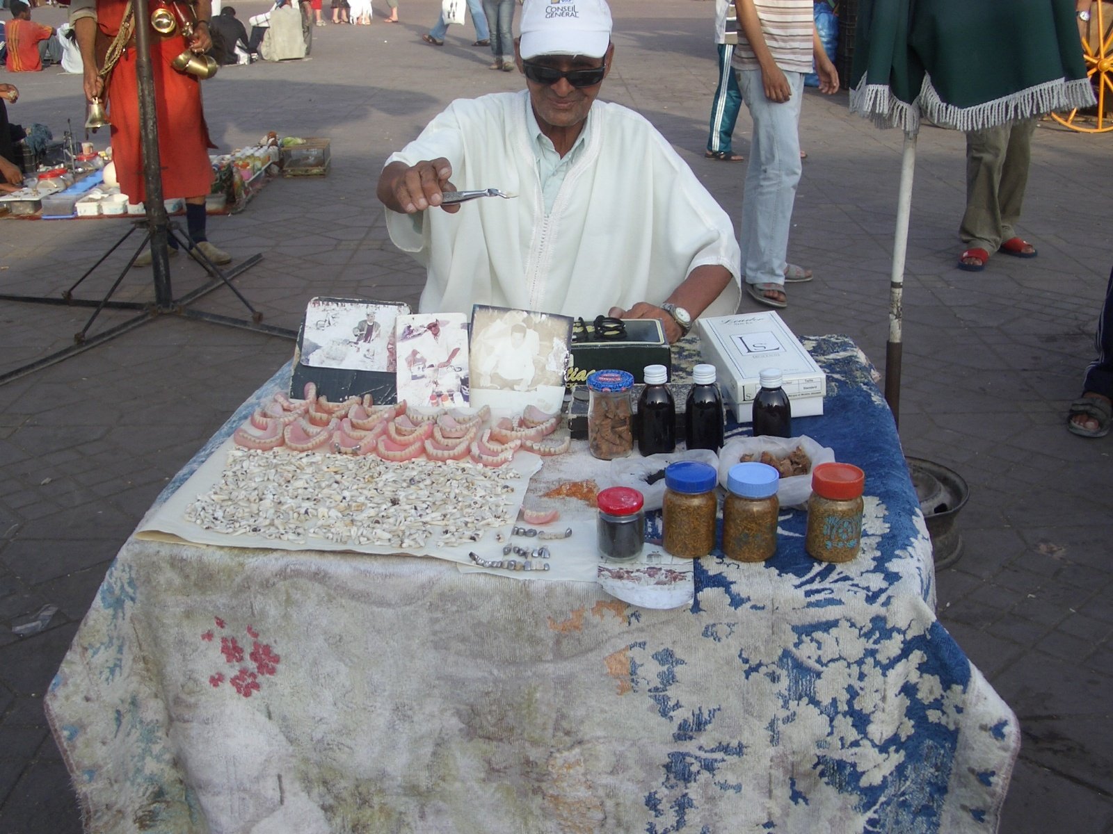 Dentista fai da te? Ahi! Ahi! Ahi!